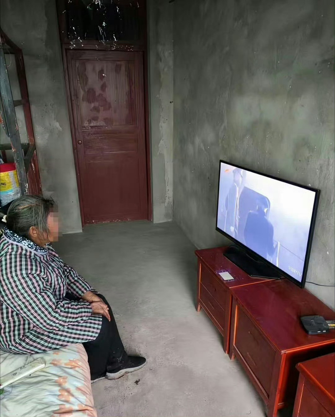 为了老人这么做真是绝了