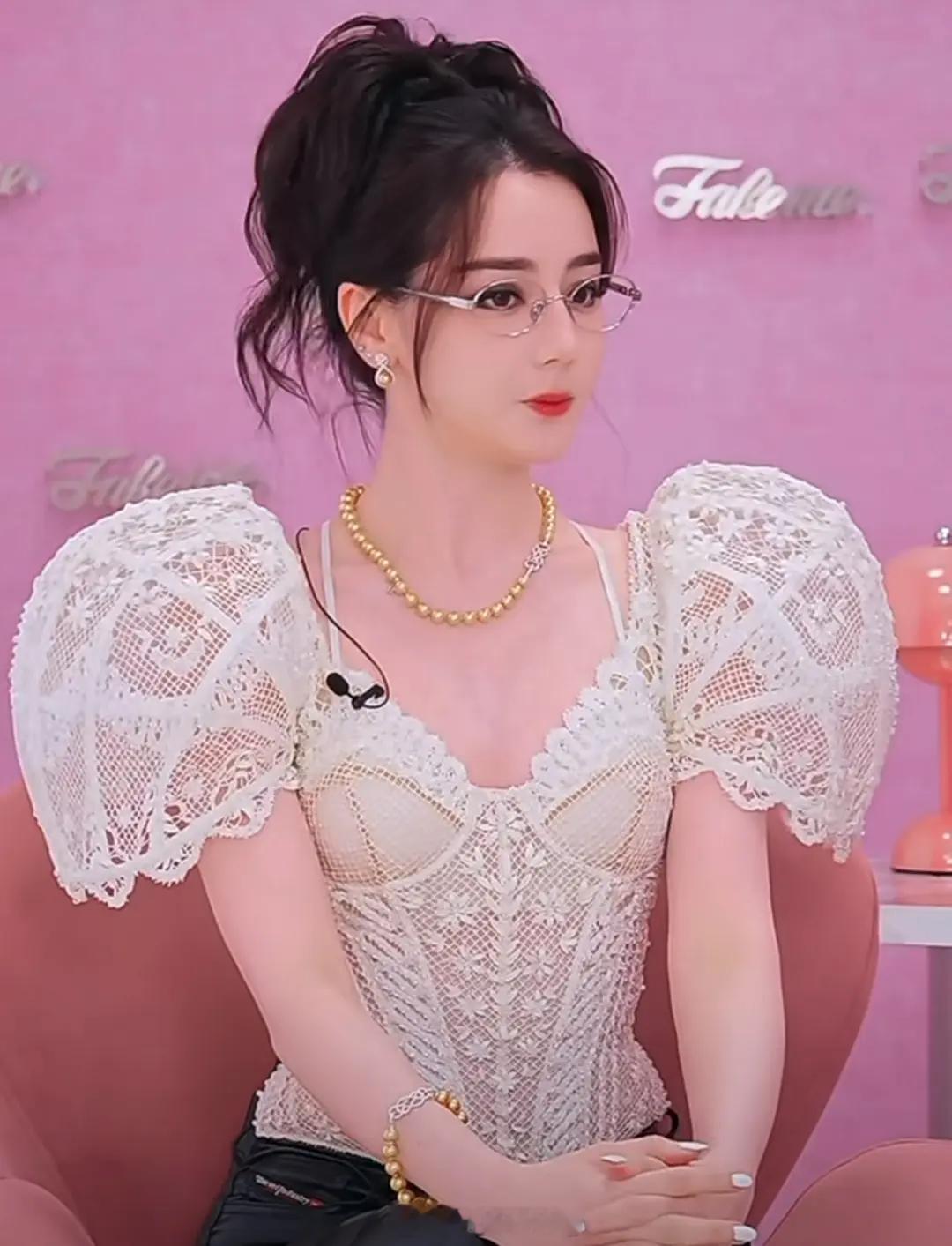 怎么胖成这样的迪丽热巴工作室审美