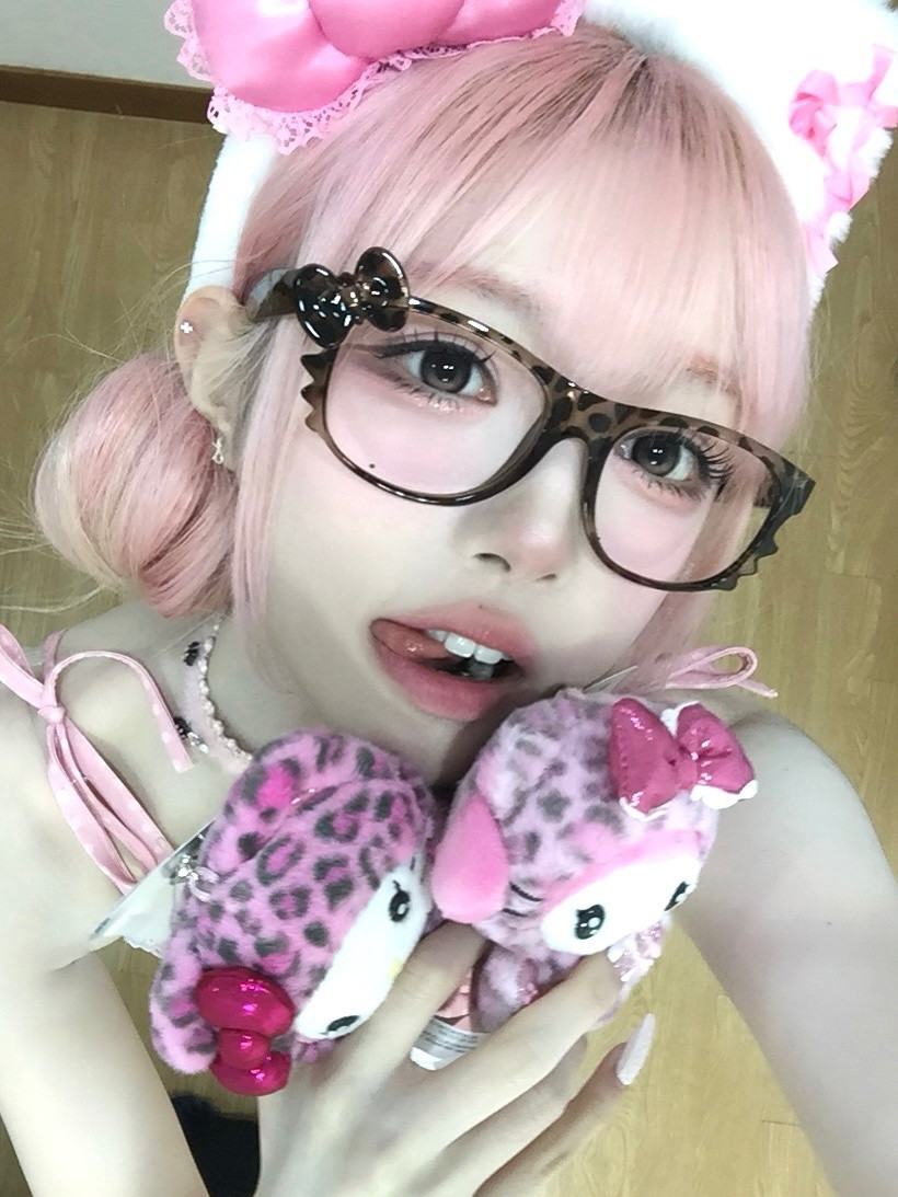 粉色小猫咪😜❤️🩹