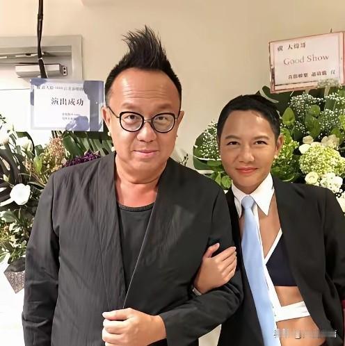 歌手黄大炜去世了，家庭纷争随即展开，也就是说尸骨未寒，财产纠纷就开始了。简单