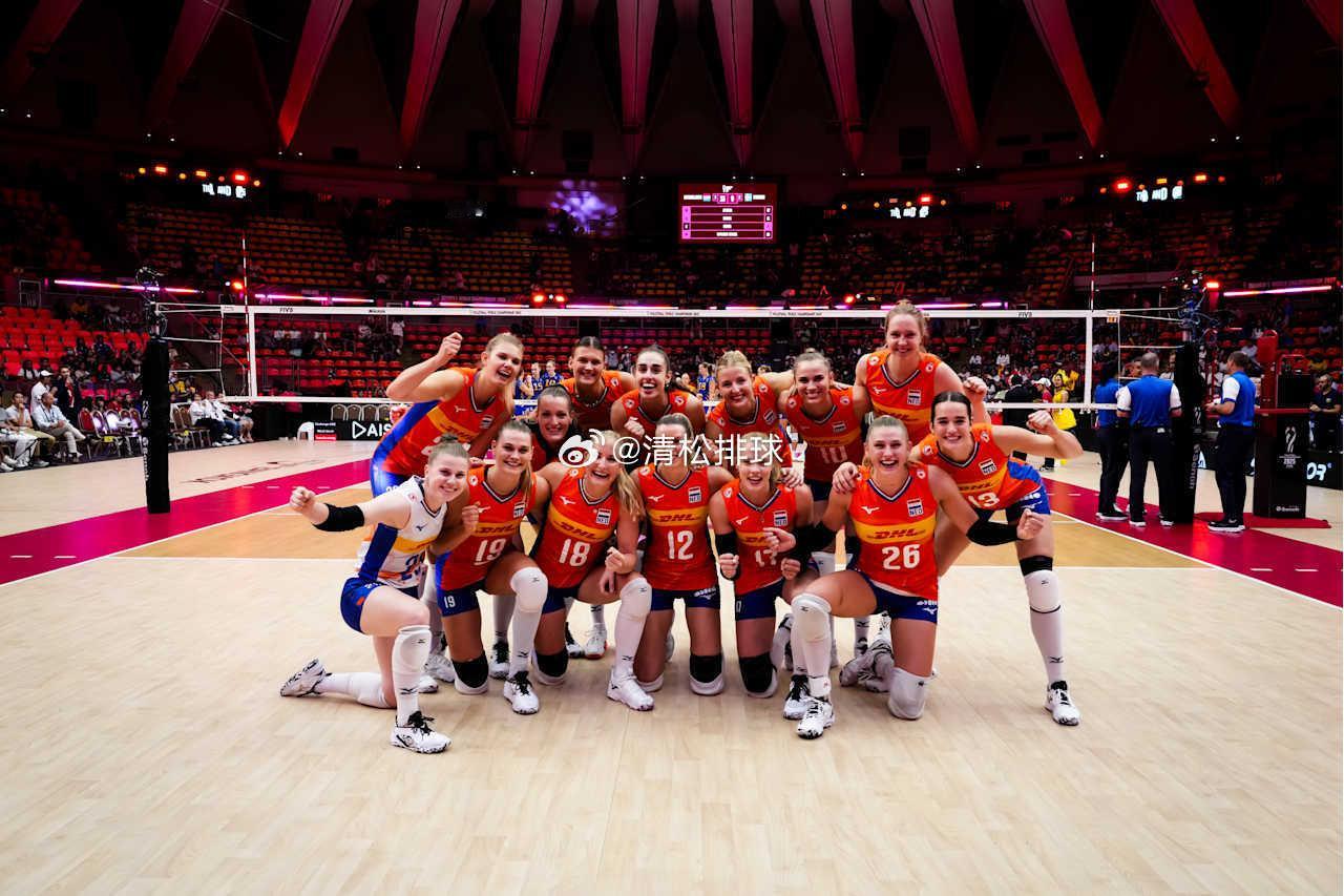【赛果】2025年女排世锦赛小组赛第一轮赛果【A组】荷兰🇳🇱3-2🇸🇪瑞