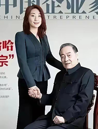 男人可太容易立宠女人设了！宗庆后平时参加活动，都穿布鞋。有一次穿了皮鞋，他告诉