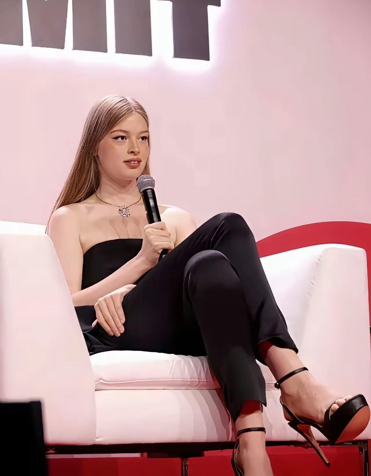 你敢相信这是马斯克的大儿子，本来可以继承亿万财富，他却不要，毅然而然做了变性手术
