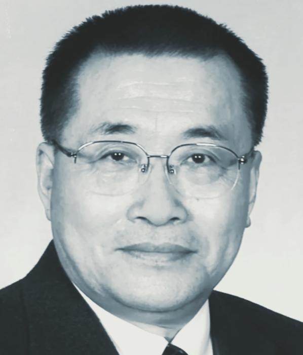 他曾任浙江省委原副书记、安徽省委原书记、省人大常委会原主任，从吉林基层一步步成长