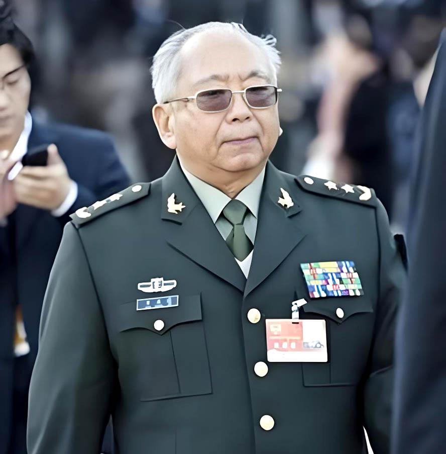 罗荣桓的儿子罗东进说过：现在社会上对干部子女有偏见，认为这些人都是腐败的。肩