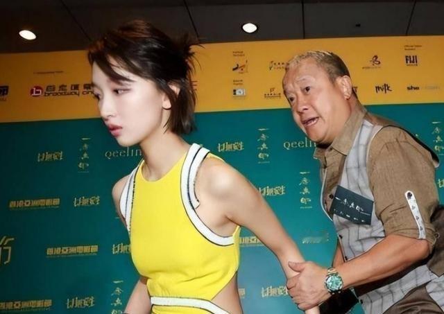 流传整整8年，号称曾志伟酒后自爆“我睡过她”，把周冬雨钉死成“京圈交际花”！