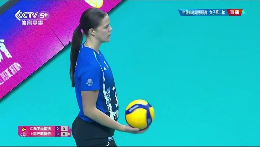 昨天晚上，上海女排对江苏女排的第二局比赛，当江苏女排杨佳发球出界，上海女排以24