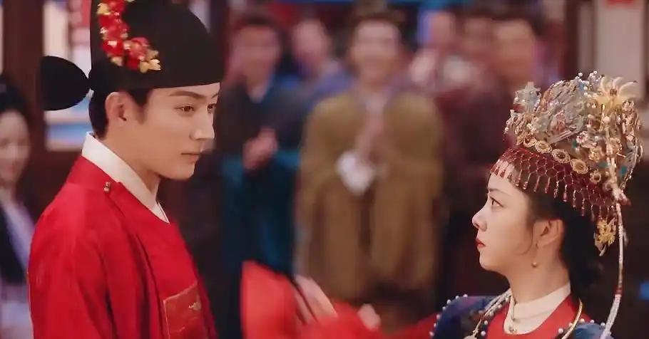 林锦琦许兰香大婚为什么穿官服。 其实明代结婚真能穿官服，不仅是林锦琦这种本身