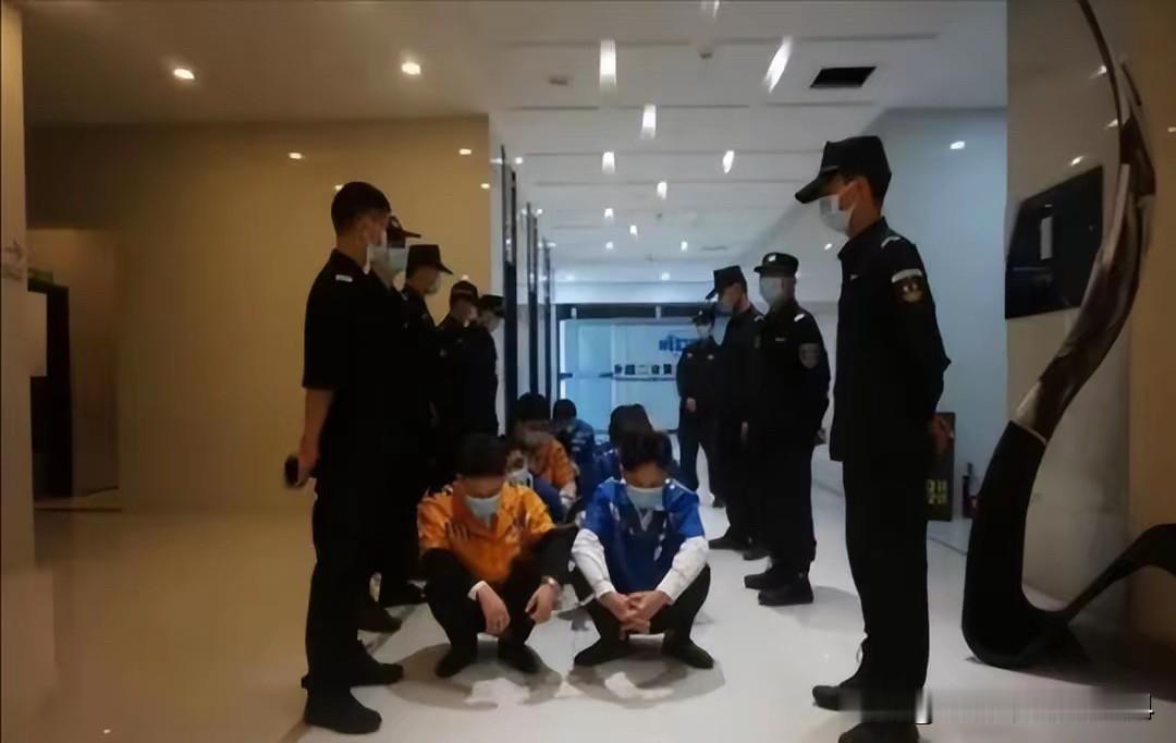 36万人被抓，3442个“大人物”落网！安全感不是喊出来的最近总看到说公安部严