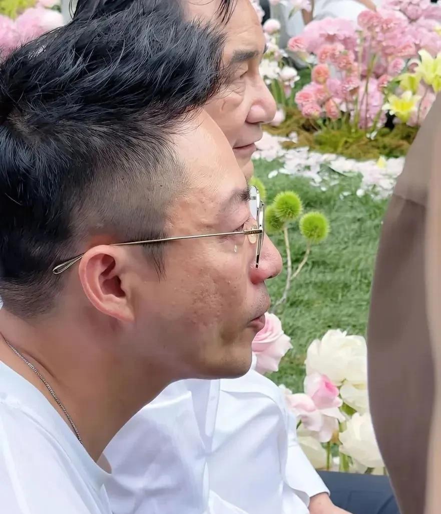 汪小菲周末为什么不让两个孩子回去陪外婆呢？原来两个孩子要求汪小菲带着他们去动物园