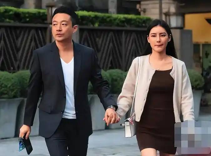 海淀学区房+后妈神助攻!汪小菲接娃回京上学,汪小菲又整活了!刚拿下抚养权就火