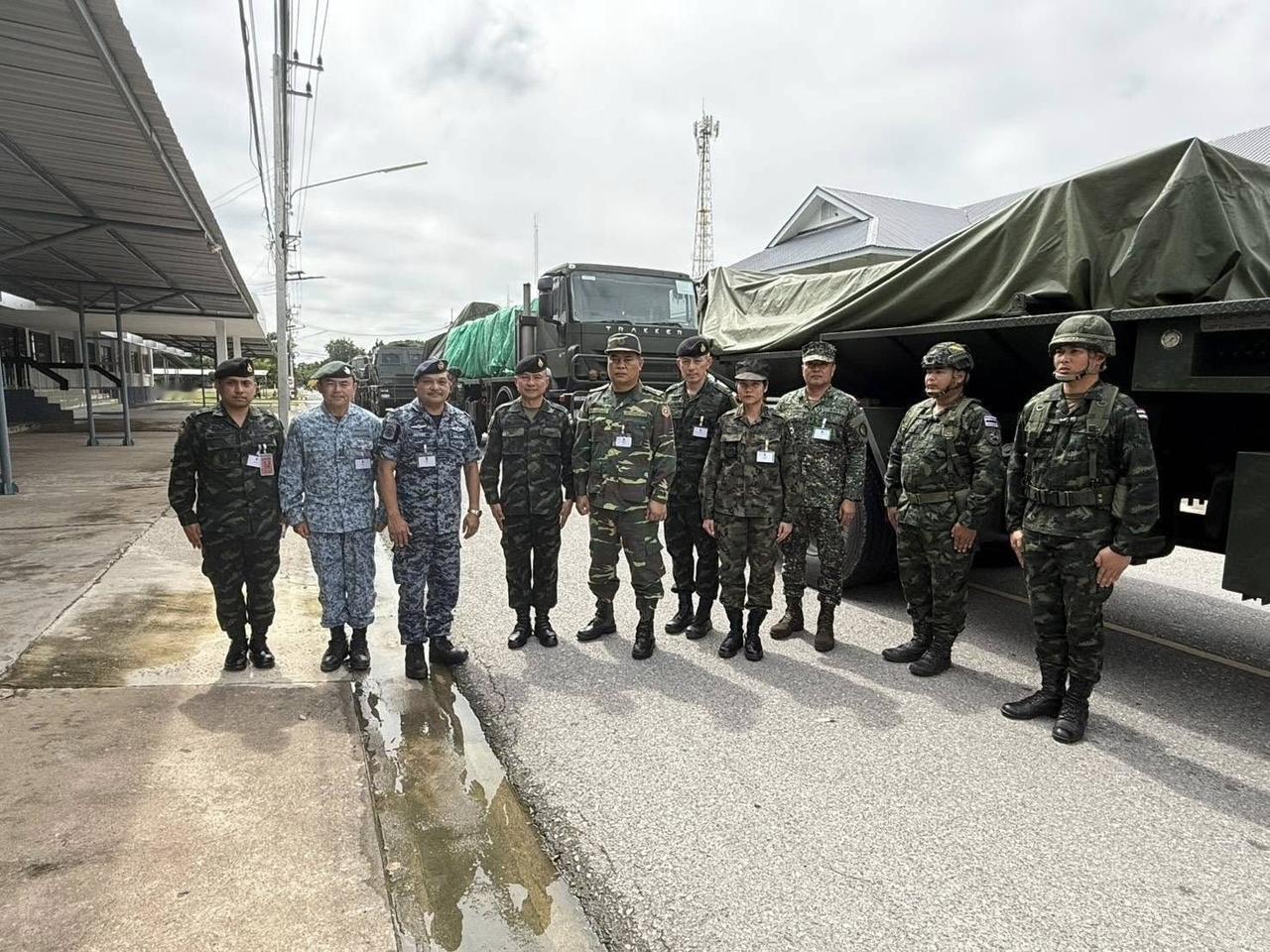 泰国军方发布DT1G远程火箭炮从泰柬边境撤回华富里府华富里县诗丽吉原驻地，接受东