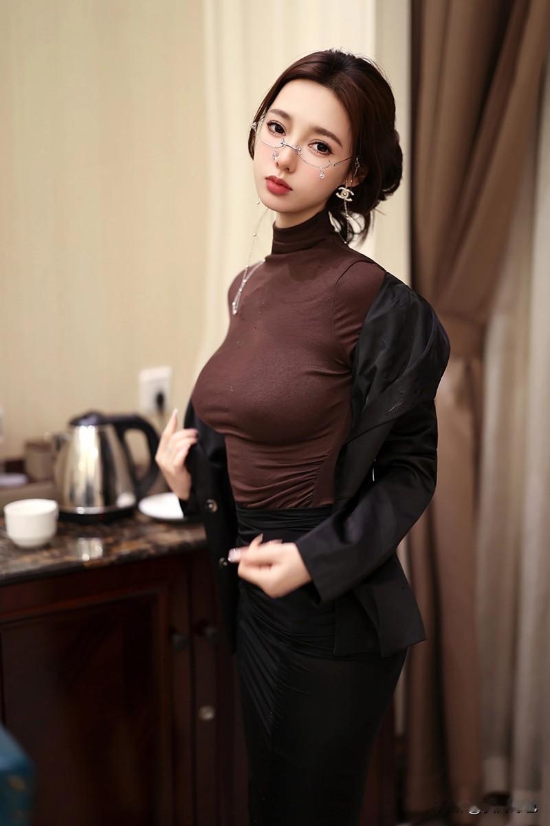 性感，好身材，气质大美女超级迷人美女性感极品美女气质美女性感美女雍容大方