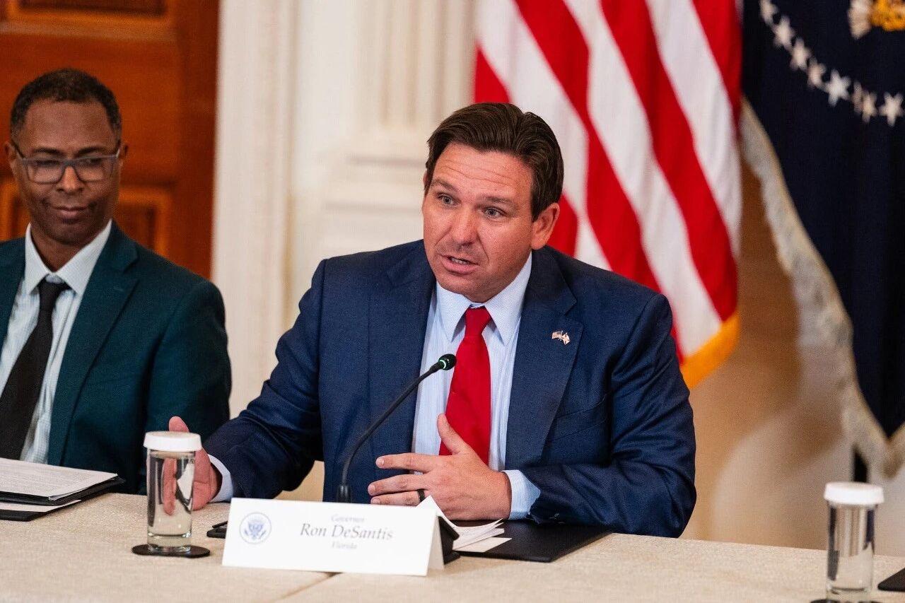 佛罗里达州议会周三最终批准州长德桑蒂斯推动的新版国会选区图，预计可能为共和党新增