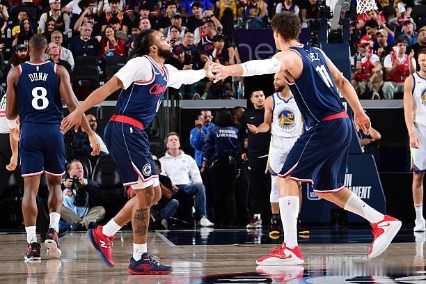 当初快船送走祖巴茨的时候，部分球迷别提多高兴了，好像球队完成了复兴了一样。结果到