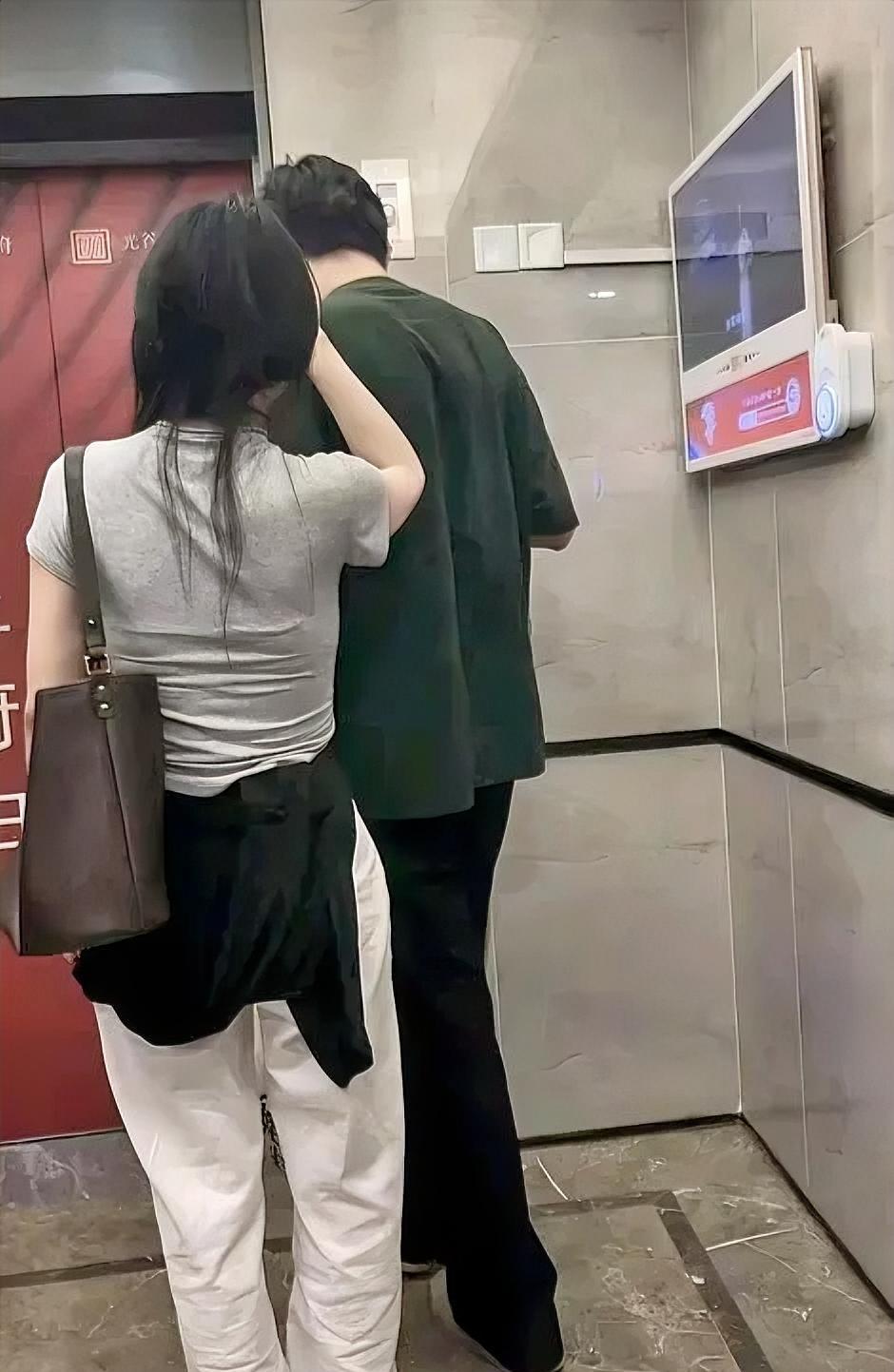 一对夫妻结婚三年，儿子才刚满一岁，两个人就离了婚。女方当初怀孕孕吐，借着养身体为