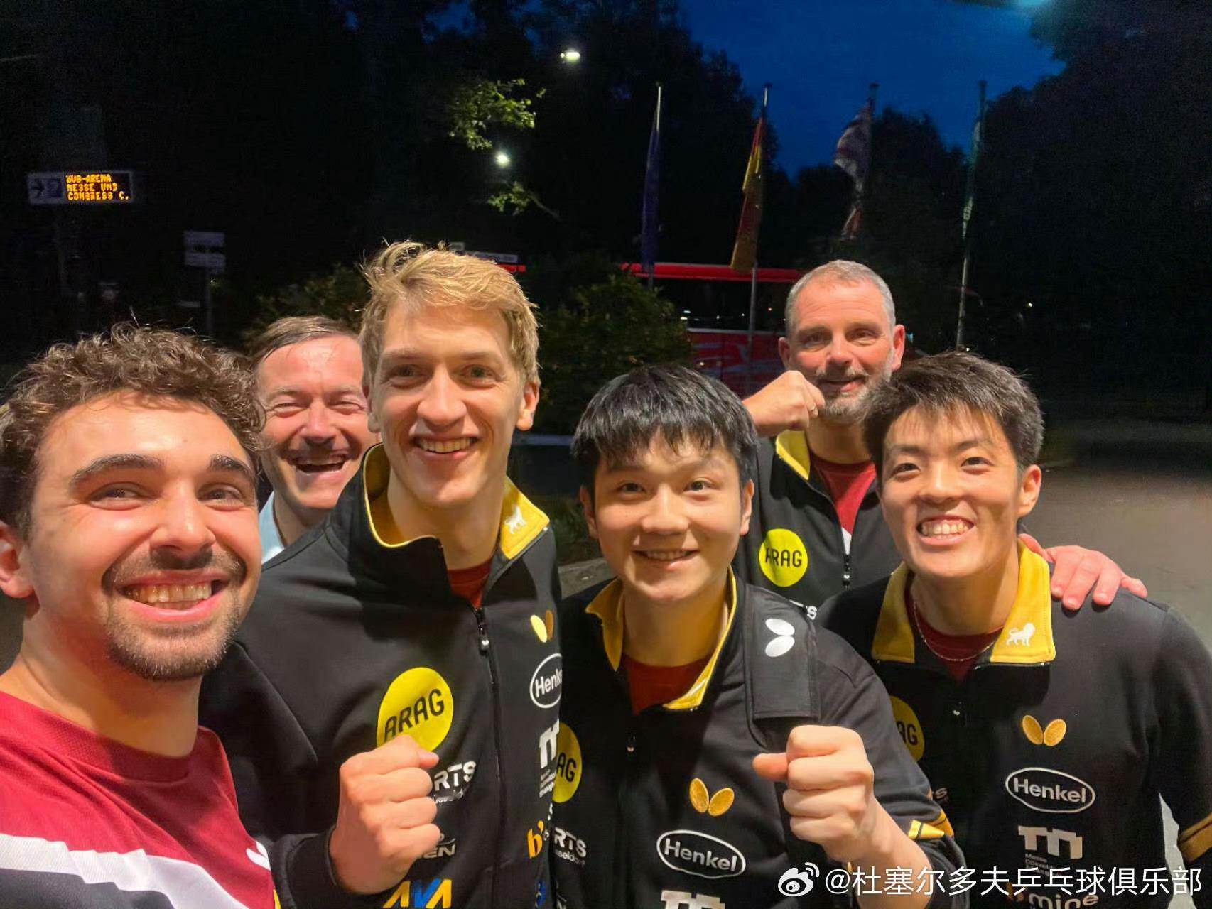 德国乒乓球甲级联赛第三轮，樊振东所效力的杜塞尔多夫客场3-0完胜不莱梅...