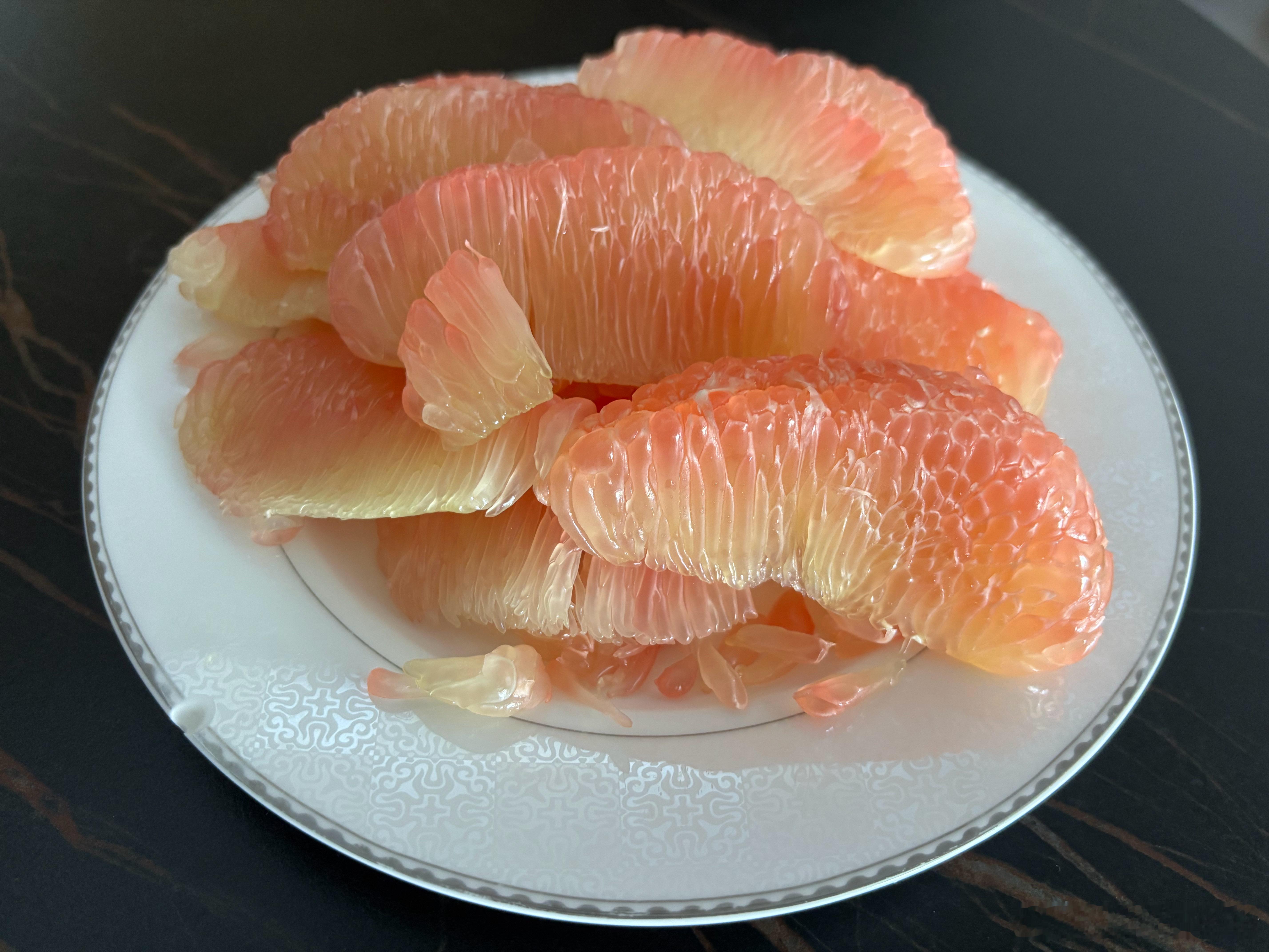 葱花蛋炒饭、泰柚，就当今天的早餐了。​​​