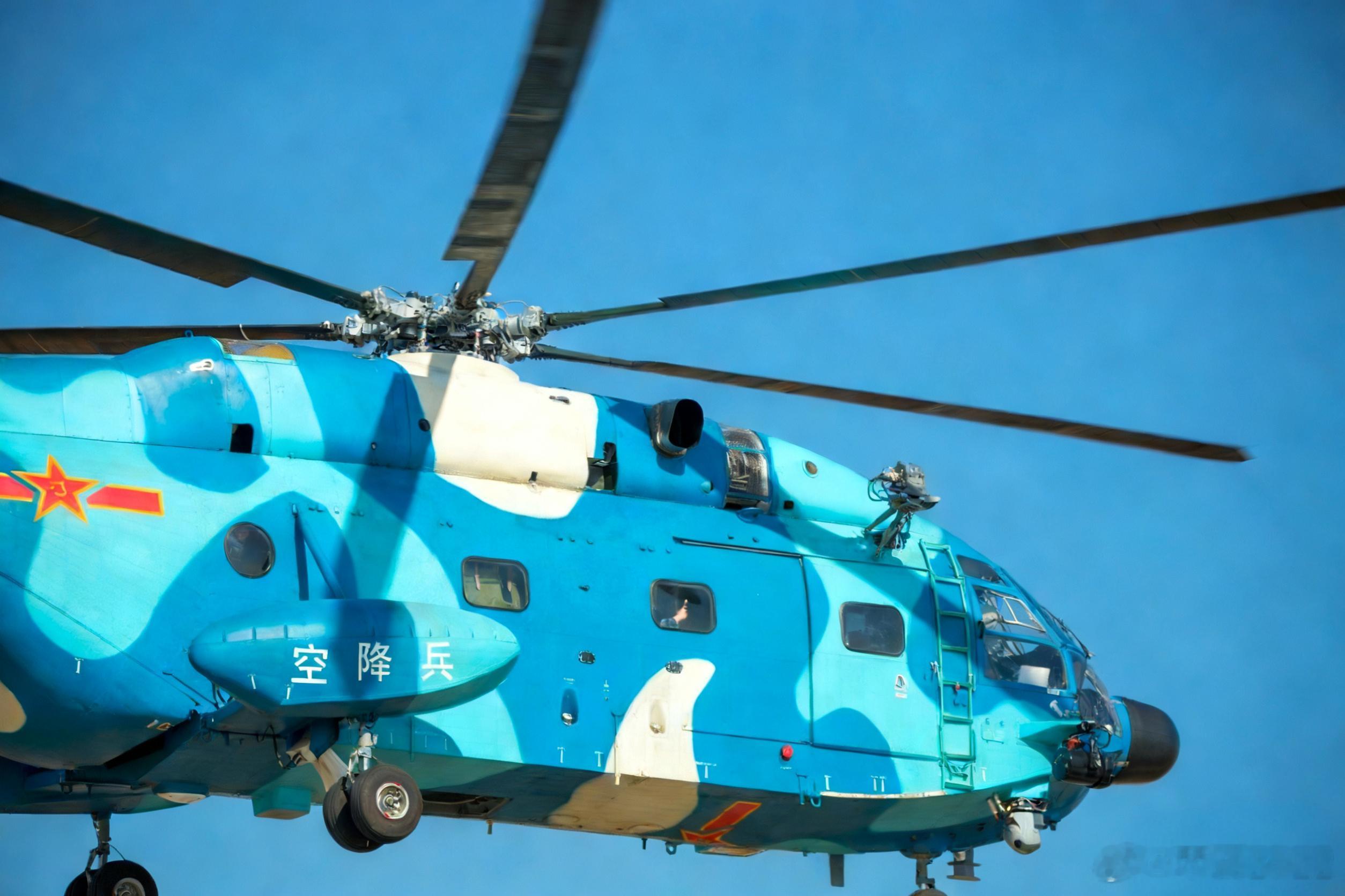 这是目前看到的Z8外挂最重战斗装备吧？87式双25mm高射炮重量约1.52t，采