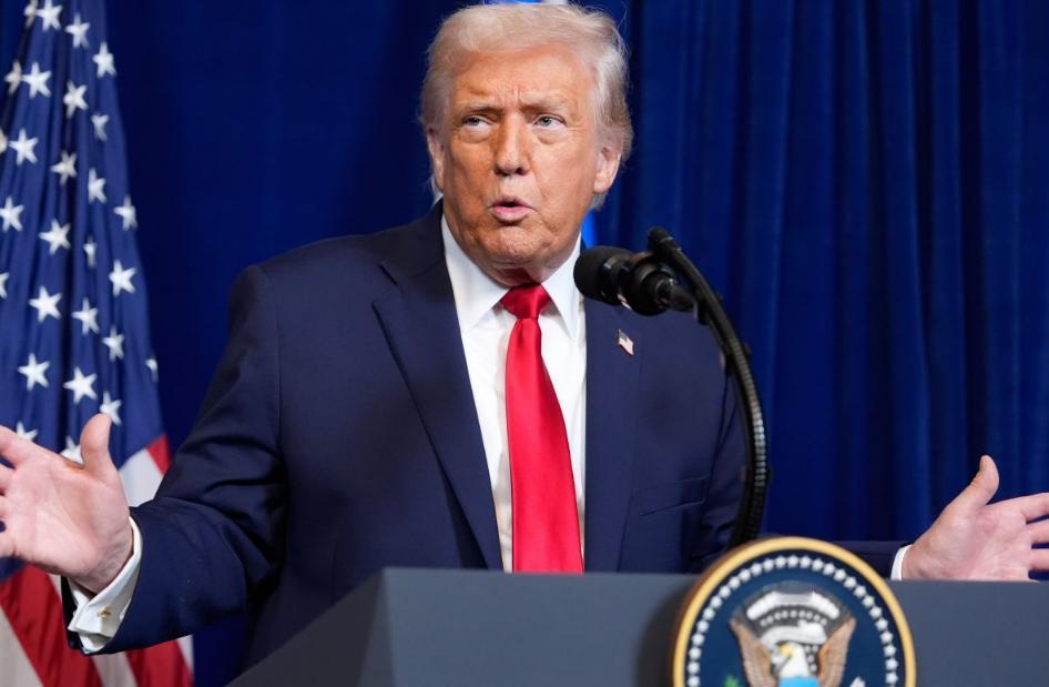 中方亮肌肉！美军扣华油轮后，60垂发导弹货轮现身，白宫急改口美军以“制裁委