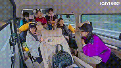 刘晓庆在《一路繁花》第二季里的表现太圈粉了！面对荣誉不骄不躁，用一句简单的话道出