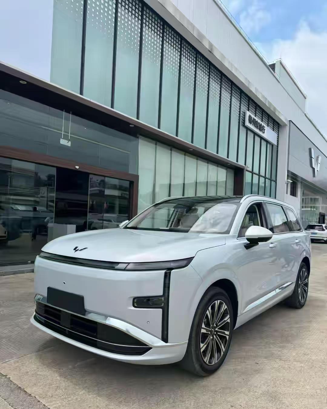 车友们，五菱又搞事情了。7月16号，星光L正式上市。名字听着挺熟对吧？但这次跟