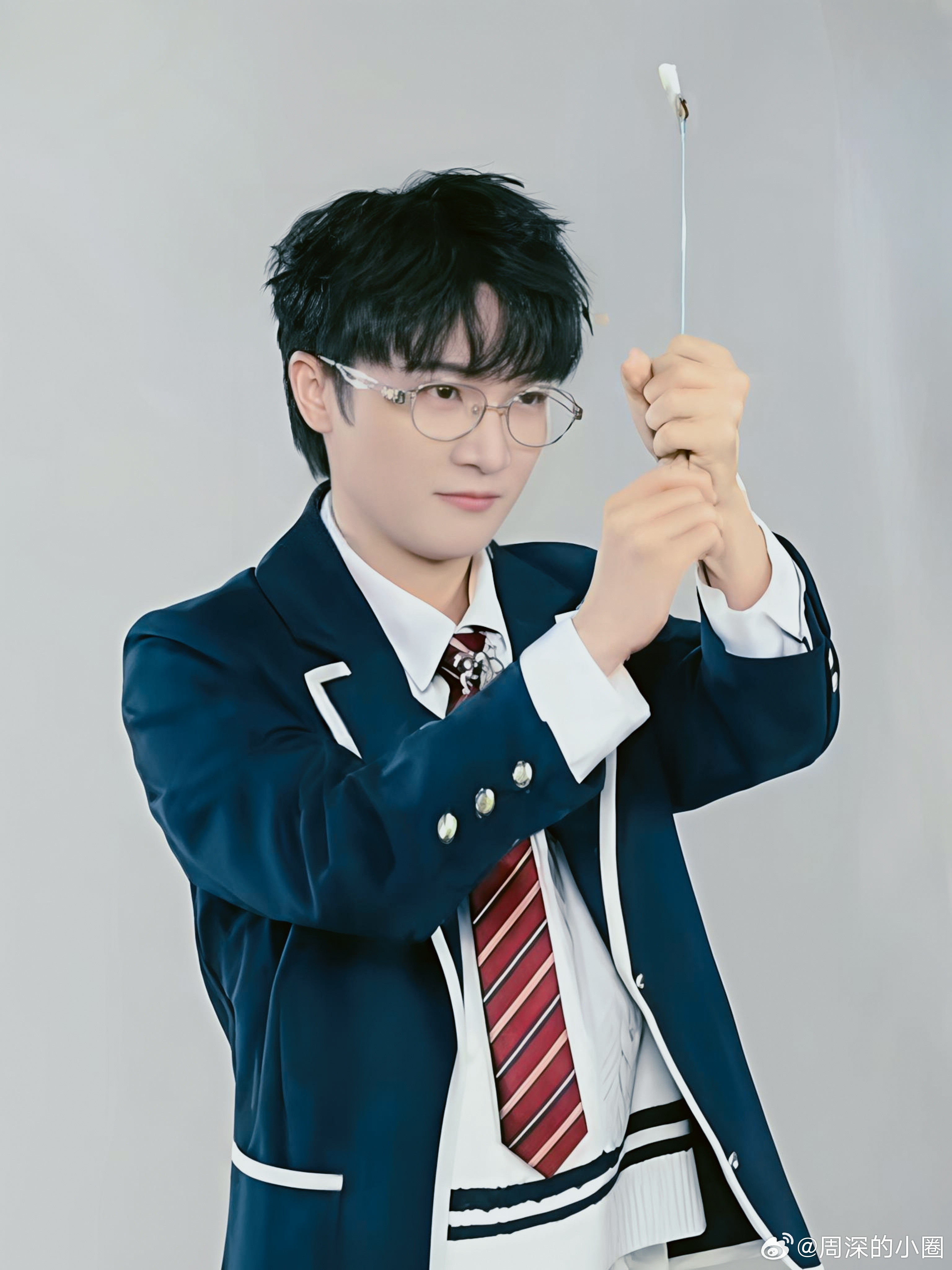 周深周深谜宫首唱舞台【圈宝和米说晚安】星是夜晚的注脚，沿着一串串足迹，踏入