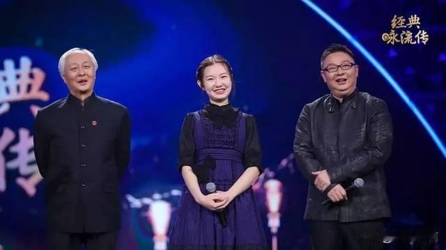 赵家是国内罕见的艺术世家，三代接力深耕艺术！祖父赵季平，中国殿堂级作曲家，扎