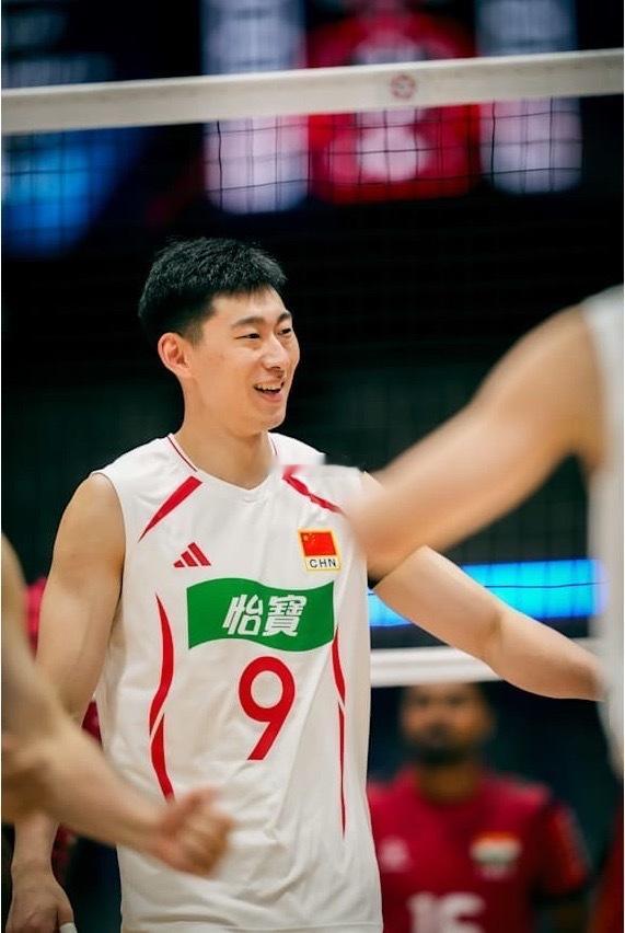 中国男排1-3韩国男排（亚锦赛1/4决赛）中国男排副攻李咏臻16分（16扣13中