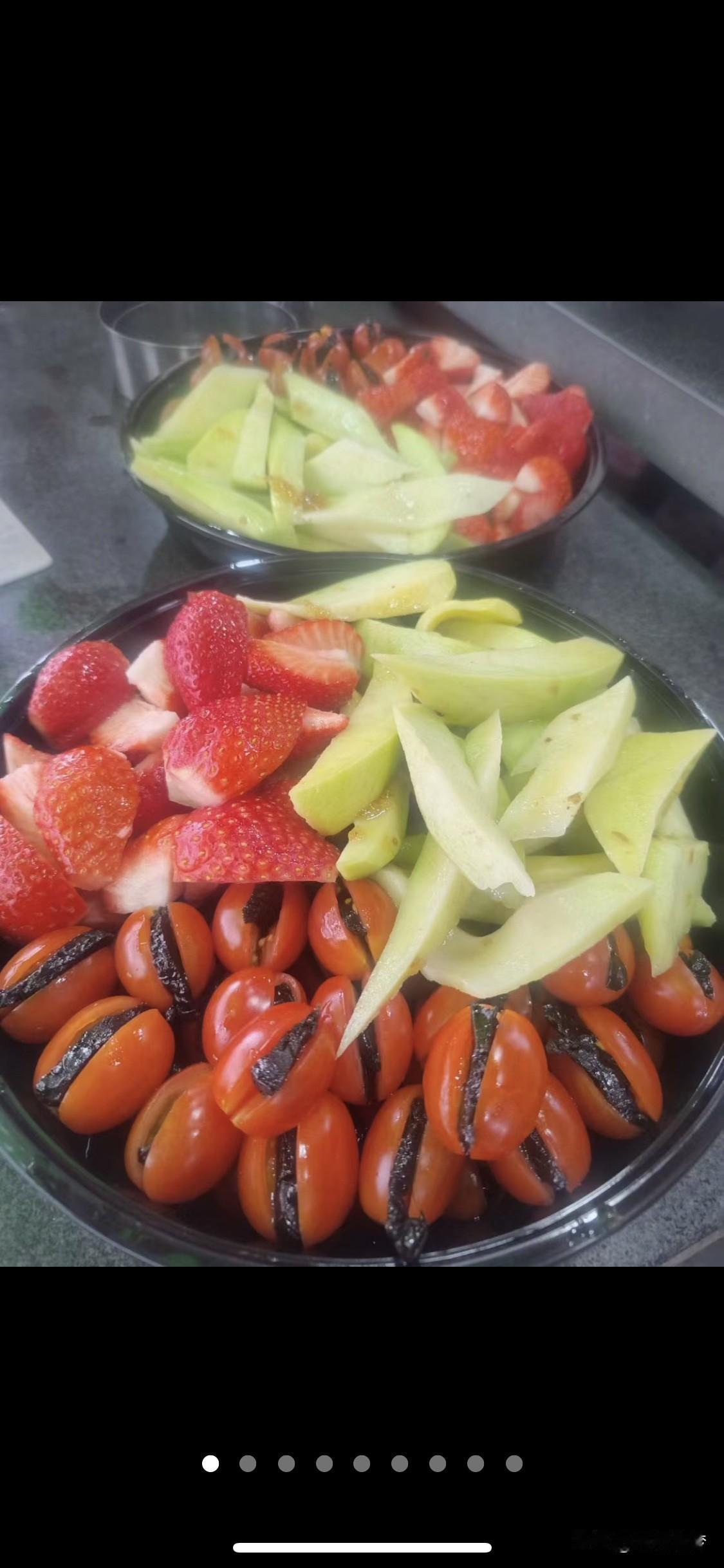 全屋定制选材料，可不能马虎。常见的有颗粒板、多层板和生态板。颗粒板价格亲民，内