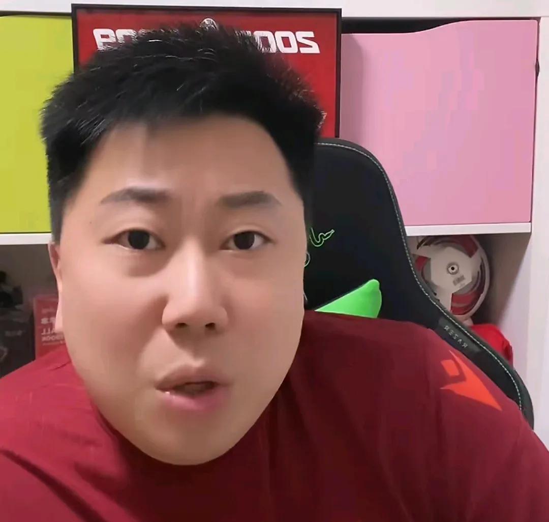 媒体人李宝库坦言，北京国安队后续还会在裁判身上吃更多的亏。在北京国安队客场输给