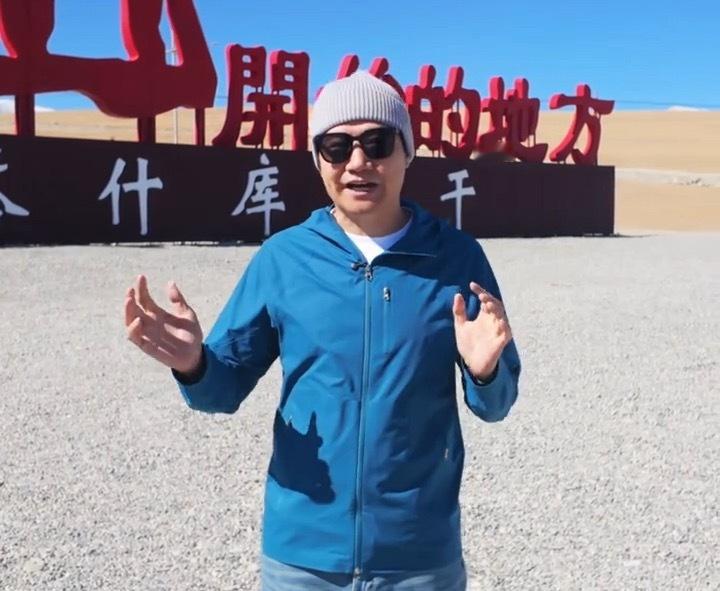 雷军带毛线帽看起来年轻不少​​​