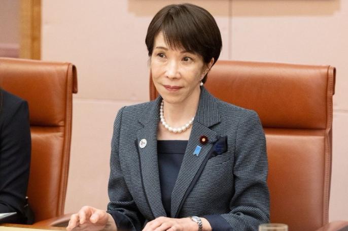 彻底慌了！当地时间7月6日，中国刚完成例行潜射弹道导弹试射，日本直接联动