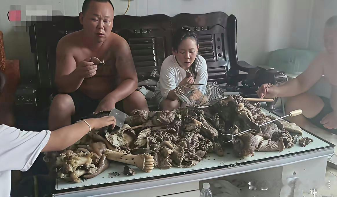 这生活不错，不吃胖才怪呢！[大笑]