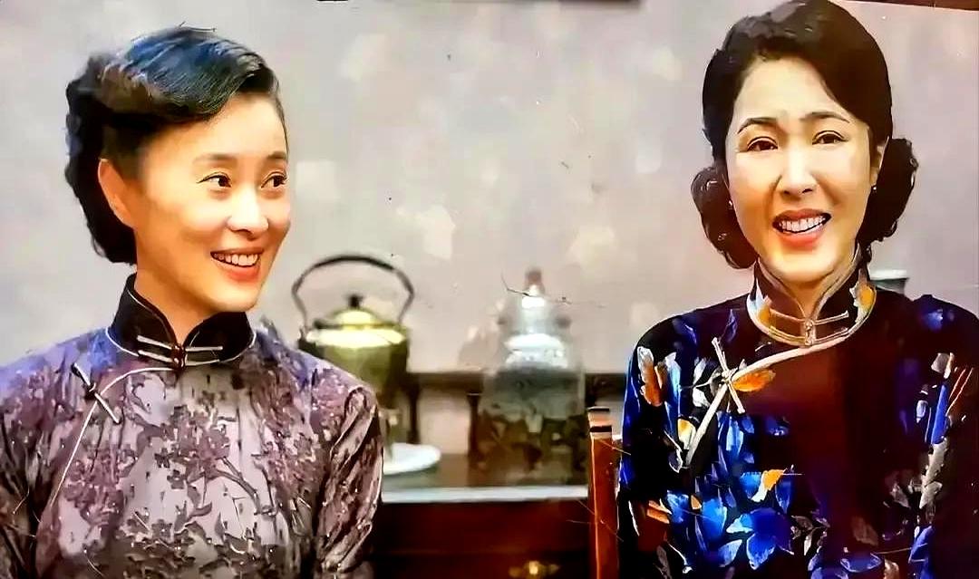 曾黎和吴越在新剧里一个整形科一个内科，镜头切过去，观众先比脸。弹幕里的人