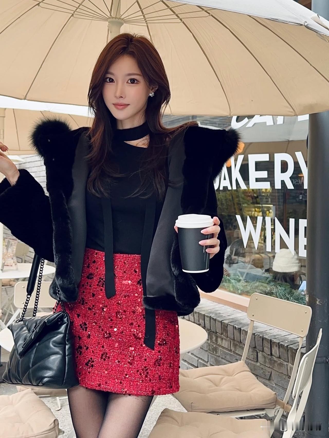 冬日里一抹温暖的红色冬日温柔系冬日冬日亮色那一抹的温柔冬日暖颜写真