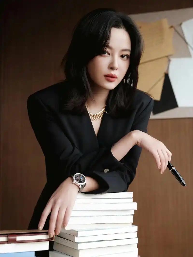 辛芷蕾说，弟弟结婚时，我给了66万红包，还准备一套房、一辆车车。我甚至想，一个家