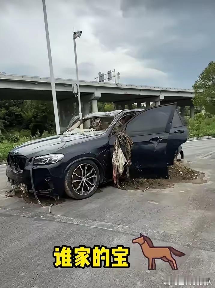 这么好的车，到底经历了什么？真是太可惜了。