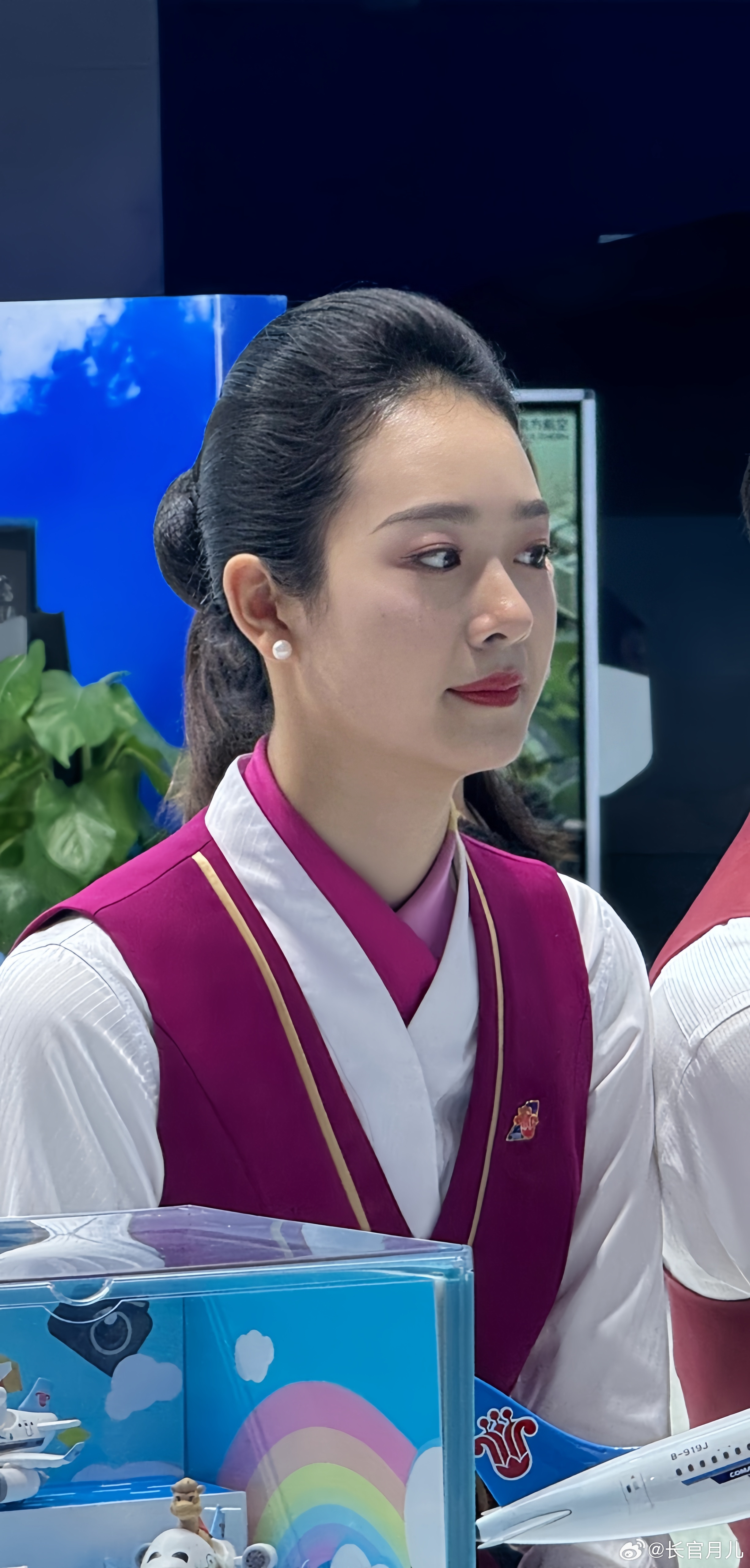 南航空姐的制服照就是美。