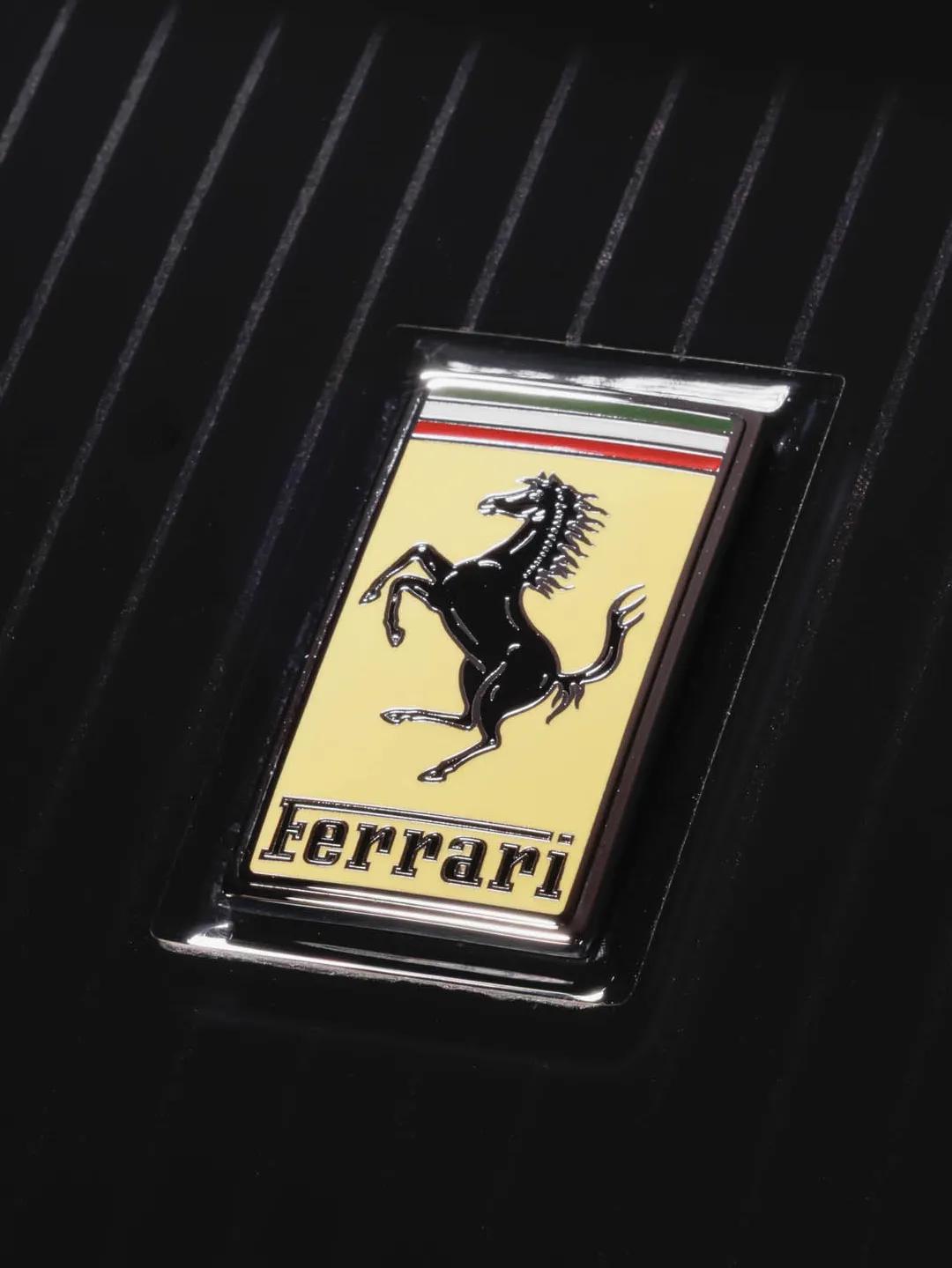 法拉利推出2027款12CilindriManuale限量版V12GT跑车，
