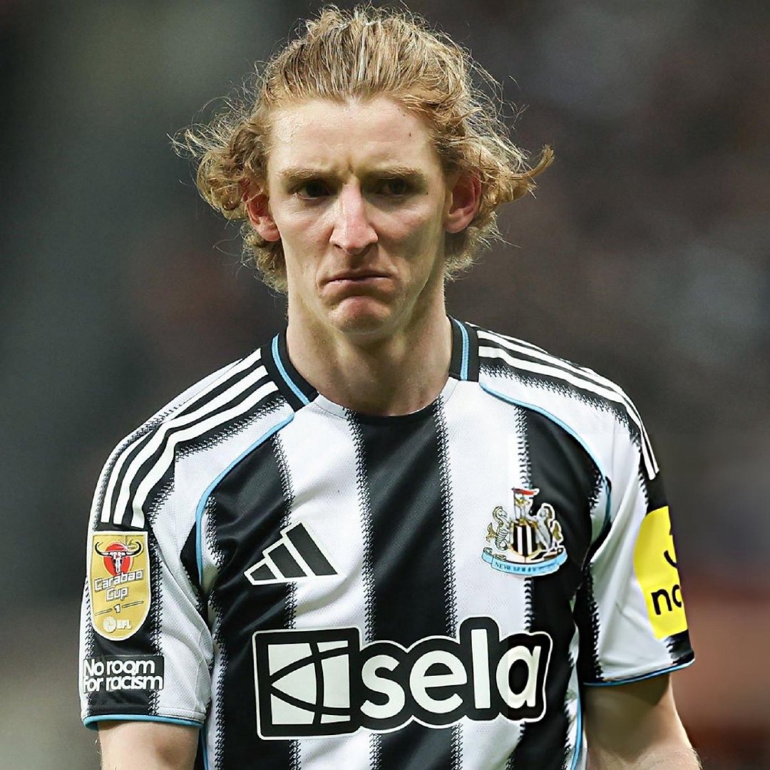 AFCAMDEN消息，据了解阿森纳有意在夏季转会窗操作安东尼·戈登的转会。塞梅尼