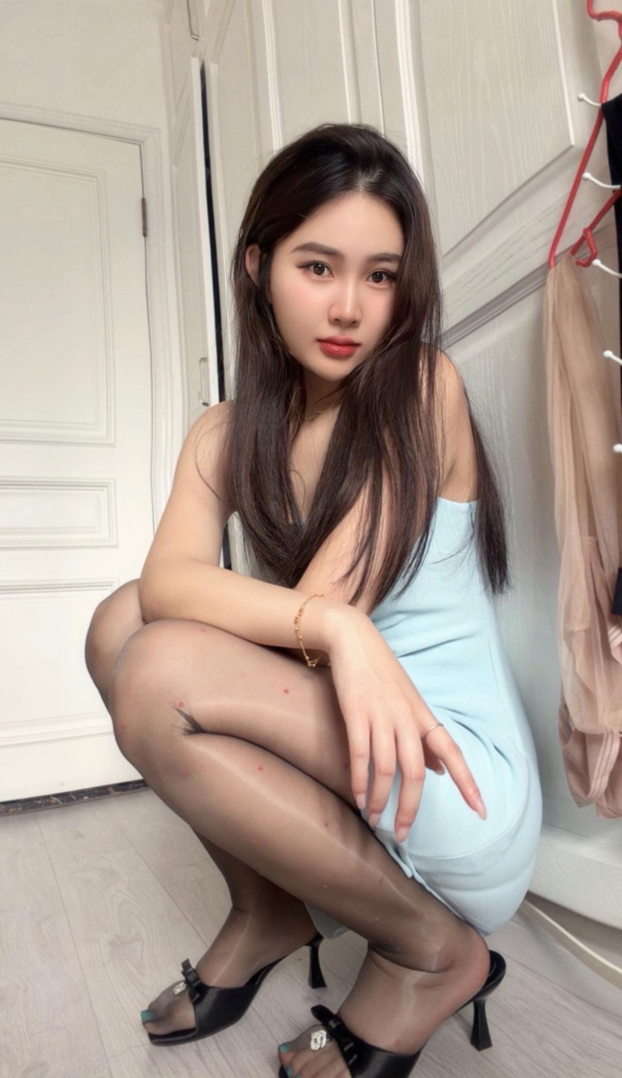 什么样的穿搭可以成为气质女神?黑丝永远的神