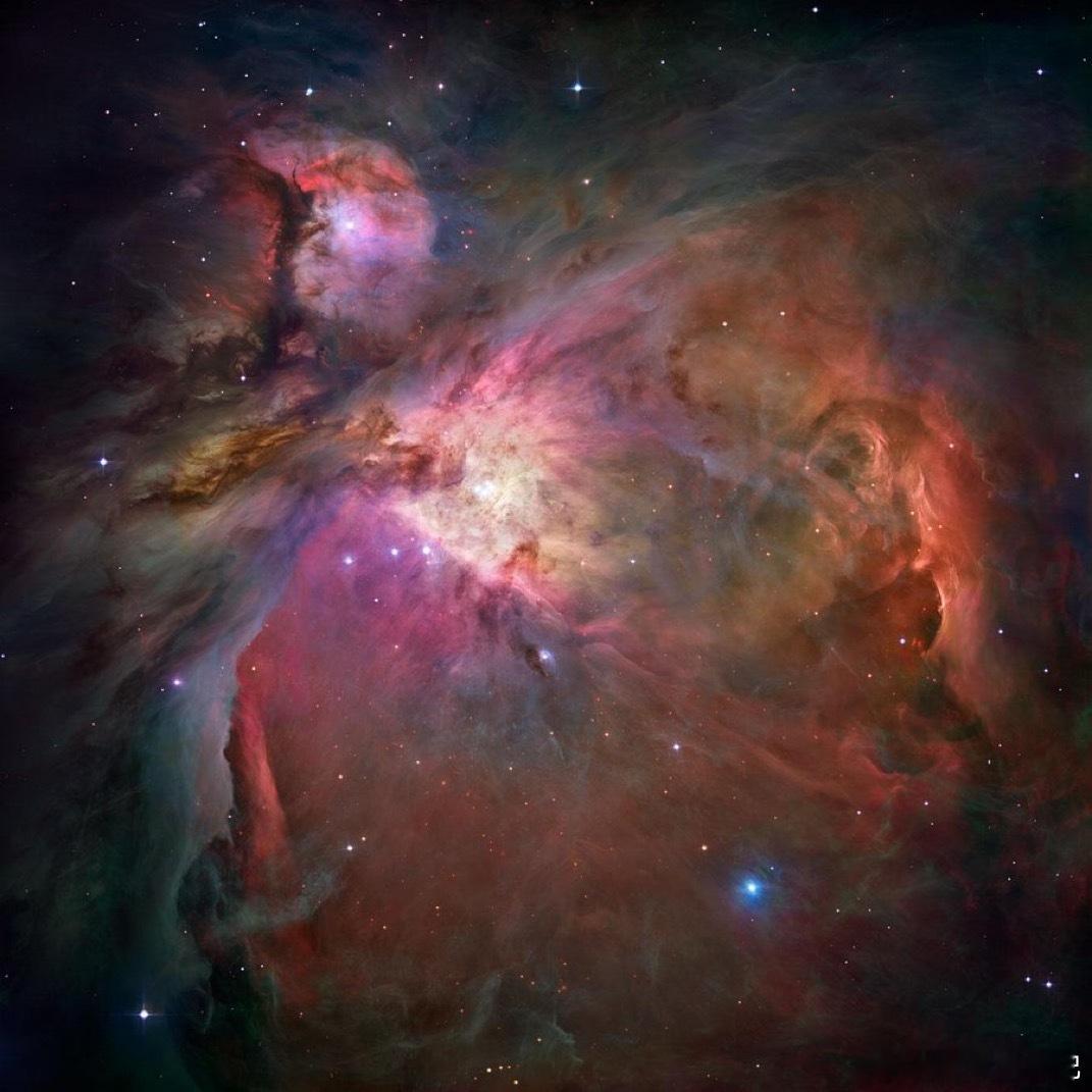 猎户座星云，也称为M42，是距离地球最近的大型恒星形成区，大约位于1500光年之