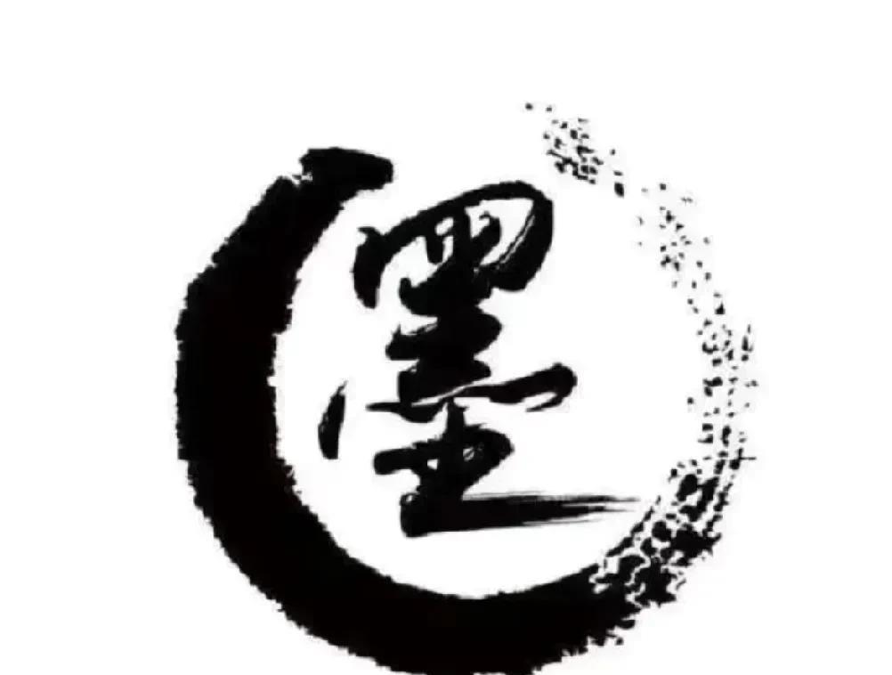 史载东方朔曾进献汉武帝一个机关人，能歌善舞，还会勾引妃子，差点被砍头。春秋时期