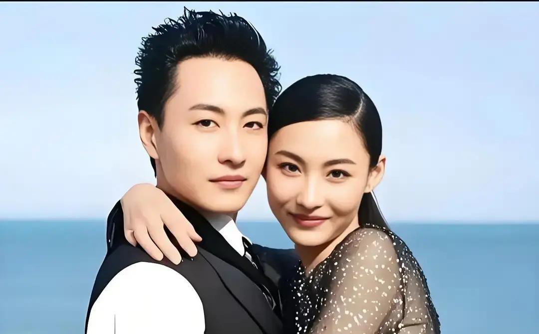 张柏芝身边那个低调男人陪她十年了。从普通朋友到稳稳相守，他一直在。流言蜚