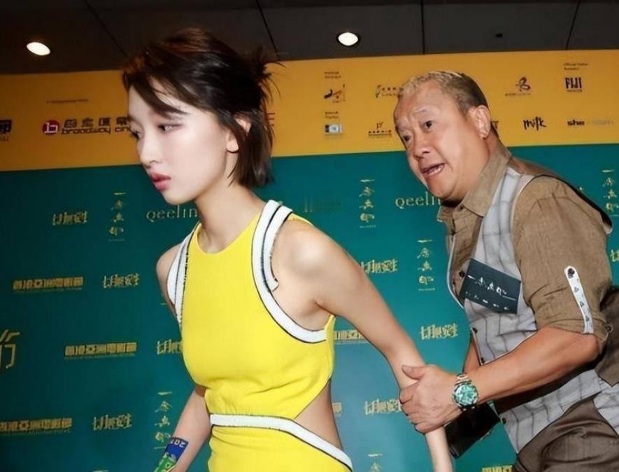 流传整整8年，号称曾志伟酒后自爆“我睡过她”，把周冬雨钉死成“京圈交际花”！