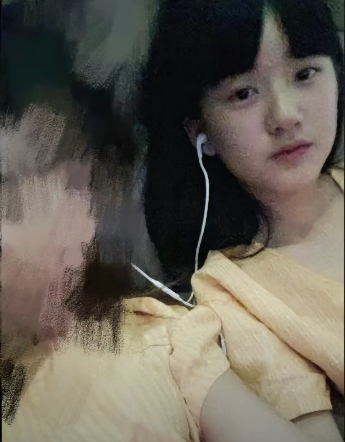 发现几张赵露思小时候照片好萌一张脸​​​