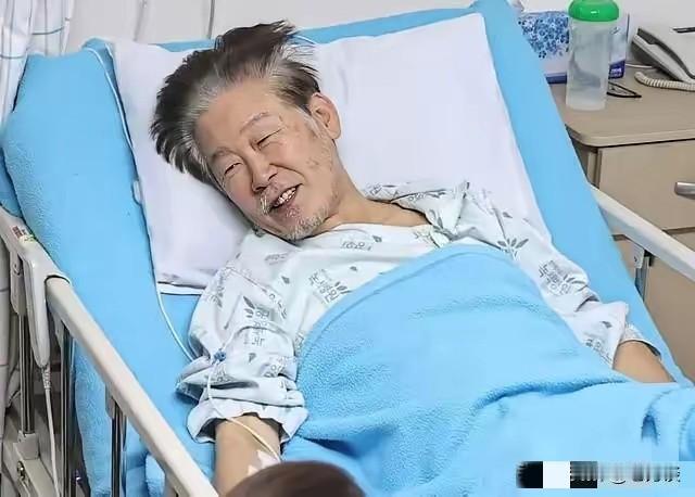 绝食中的李在明。谈笑风生的李在明。李在明意志坚定，不达目的誓不罢休。他正是凭