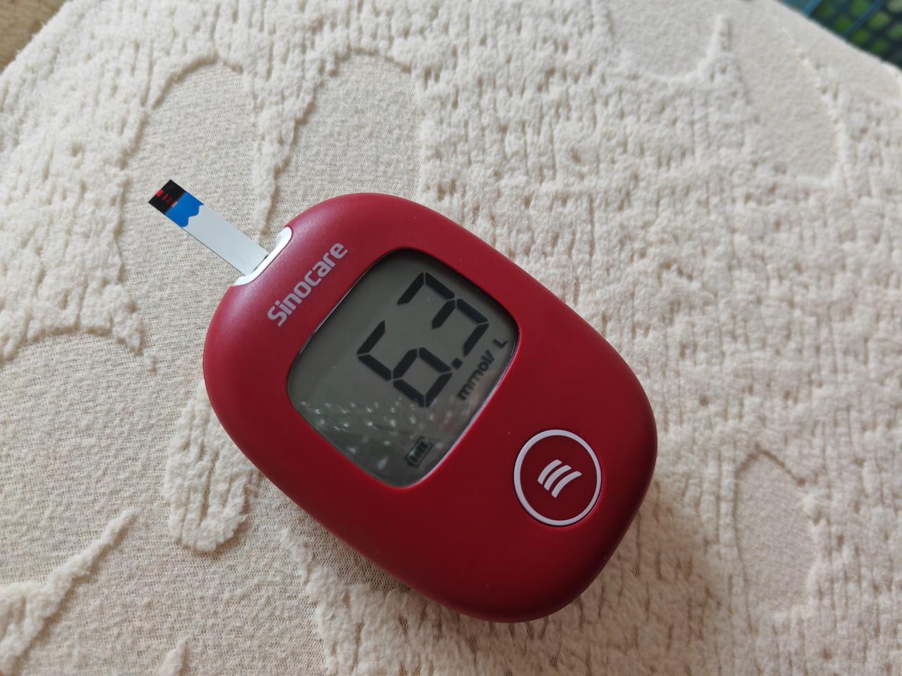 这还不好办，马上在朴朴下单。正发愁晚上吃什么，一日三餐安排饭菜很难不重复，那晚上