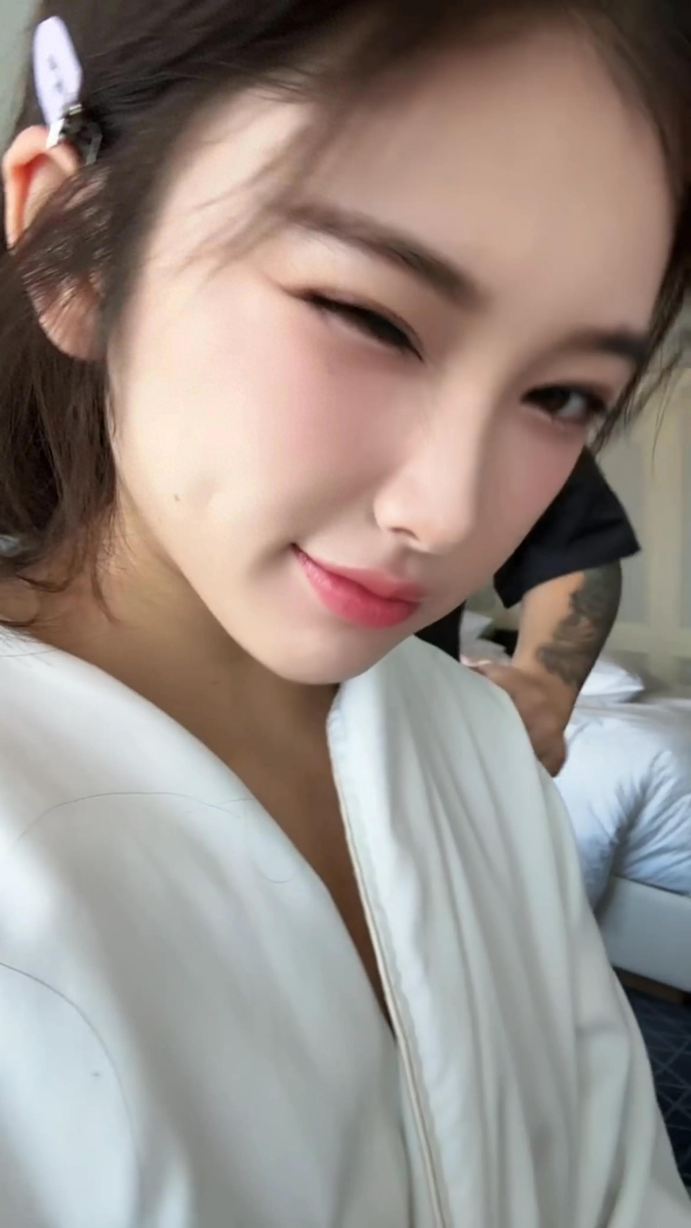 吴艳妮今日甜妹妆容，太可爱了